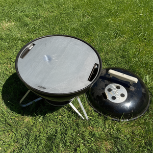 Weber Smokey Joe fitted with a smash plate showing that all the parts fit inside