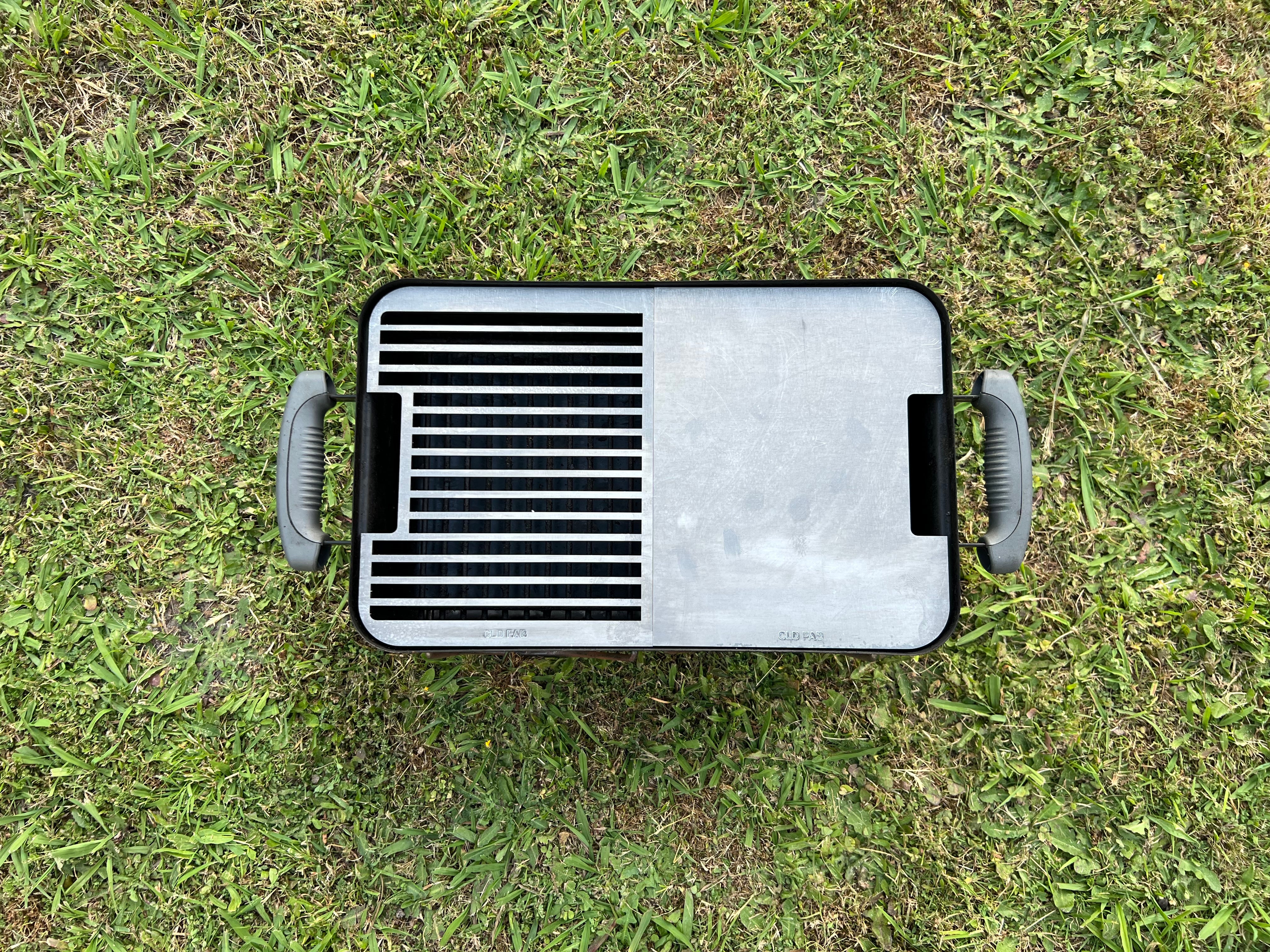 top view of the griddle/grill plate