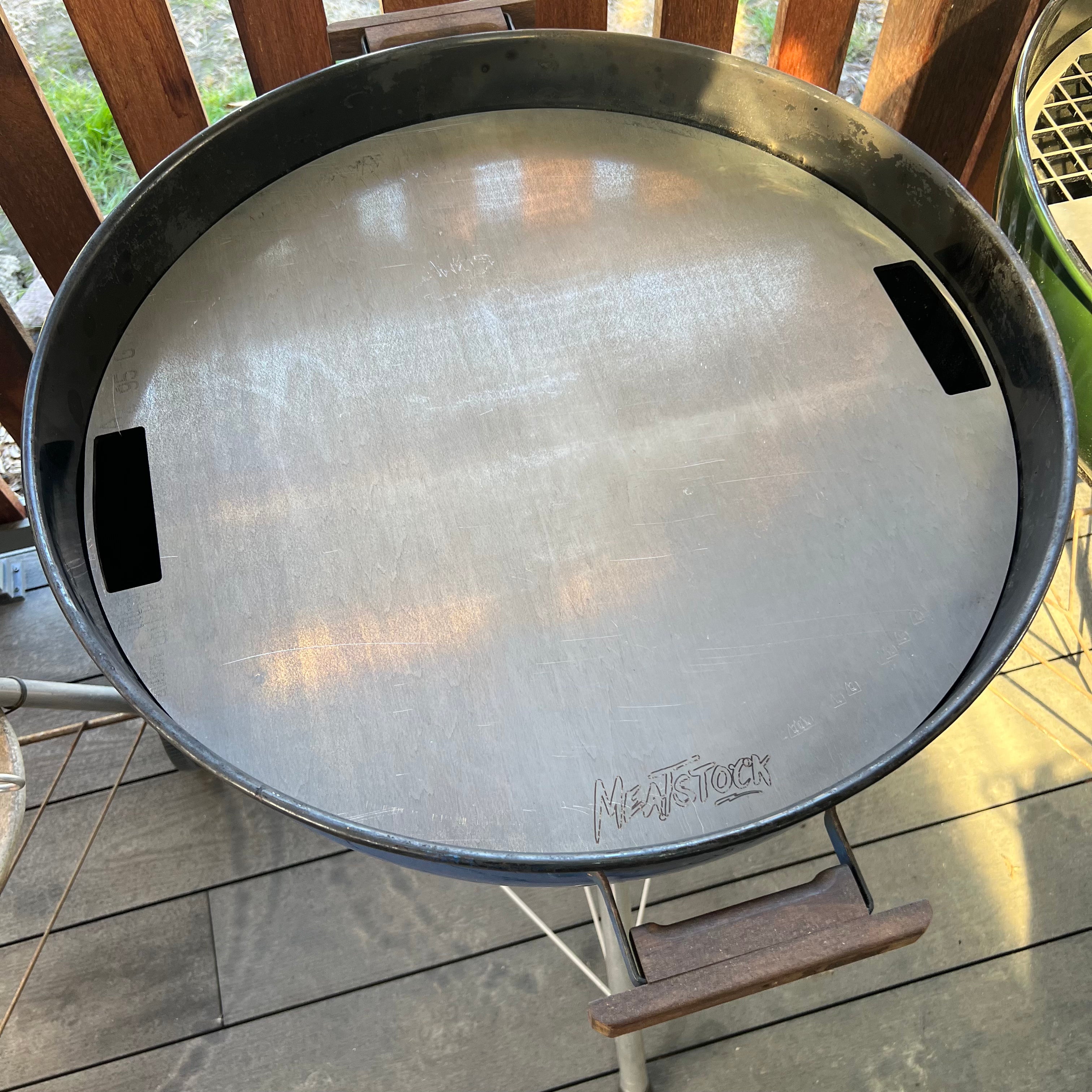 Griddle smash plate to suit weber kettle fitted with handles