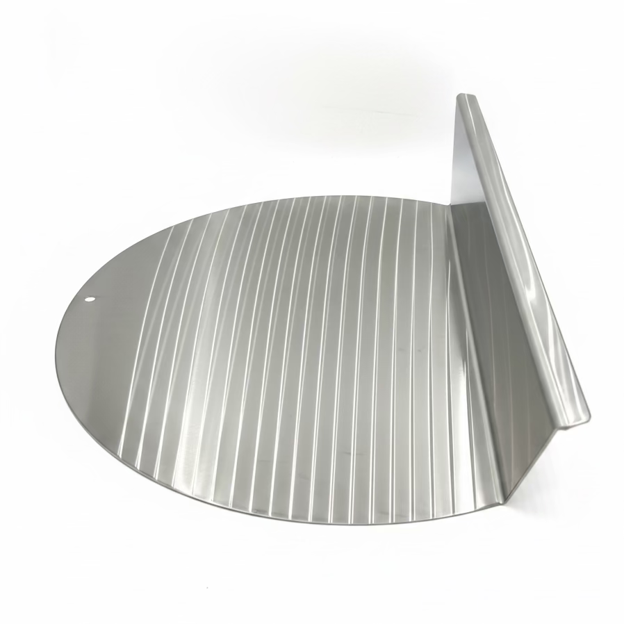 Old Style 67cm weber kettle offset plate side view